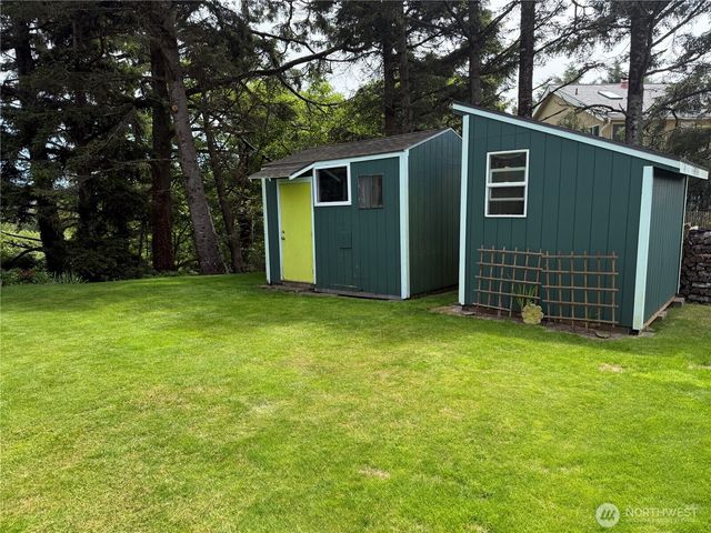 1050 338th Street, Ocean Park, WA 98640