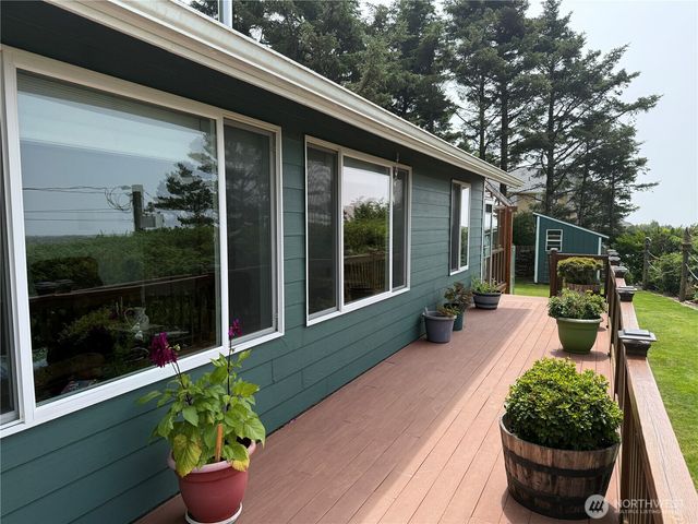 1050 338th Street, Ocean Park, WA 98640