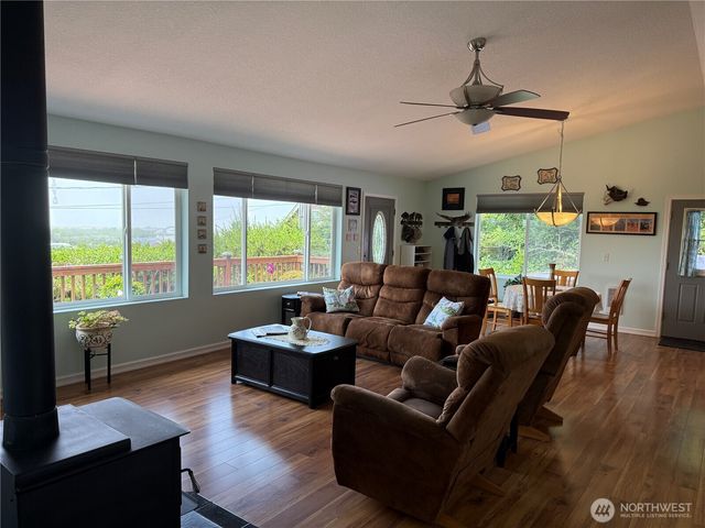 1050 338th Street, Ocean Park, WA 98640