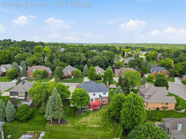 1797 Blue Grass Drive, Rochester Hills, MI 48306