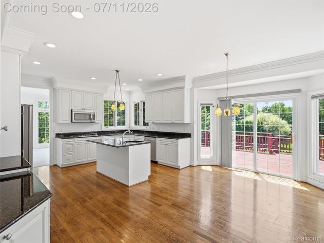 1797 Blue Grass Drive, Rochester Hills, MI 48306