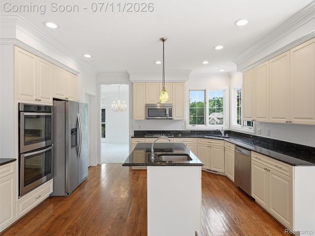 1797 Blue Grass Drive, Rochester Hills, MI 48306