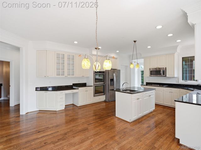 1797 Blue Grass Drive, Rochester Hills, MI 48306