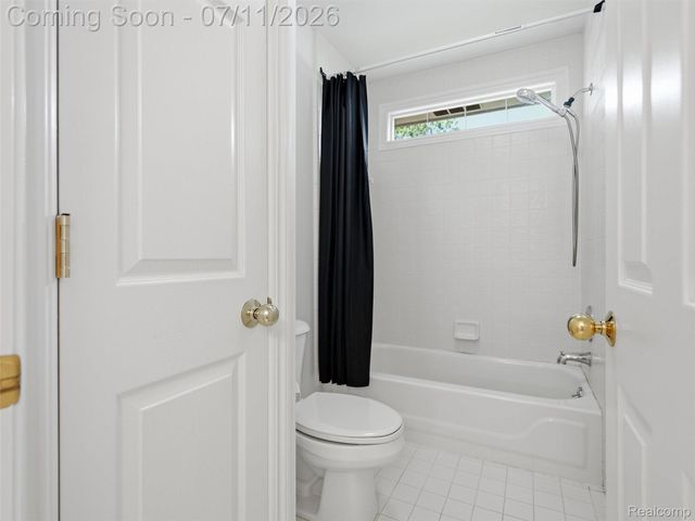 1797 Blue Grass Drive, Rochester Hills, MI 48306