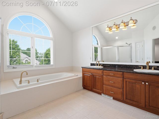 1797 Blue Grass Drive, Rochester Hills, MI 48306