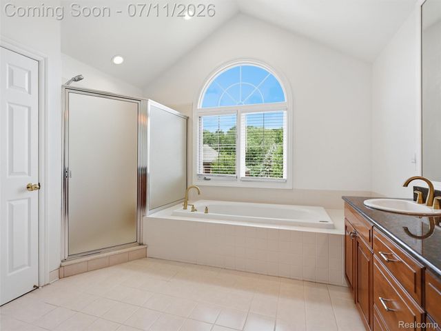 1797 Blue Grass Drive, Rochester Hills, MI 48306