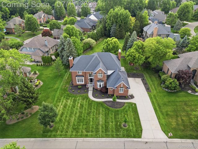 1797 Blue Grass Drive, Rochester Hills, MI 48306
