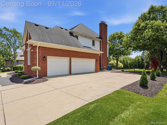 1797 Blue Grass Drive, Rochester Hills, MI 48306