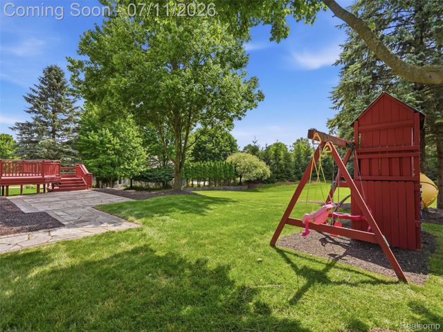 1797 Blue Grass Drive, Rochester Hills, MI 48306