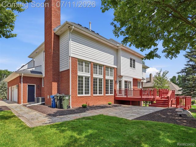 1797 Blue Grass Drive, Rochester Hills, MI 48306