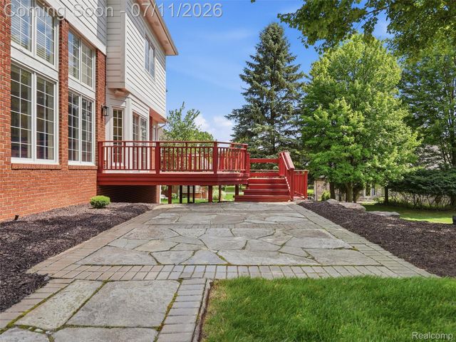 1797 Blue Grass Drive, Rochester Hills, MI 48306