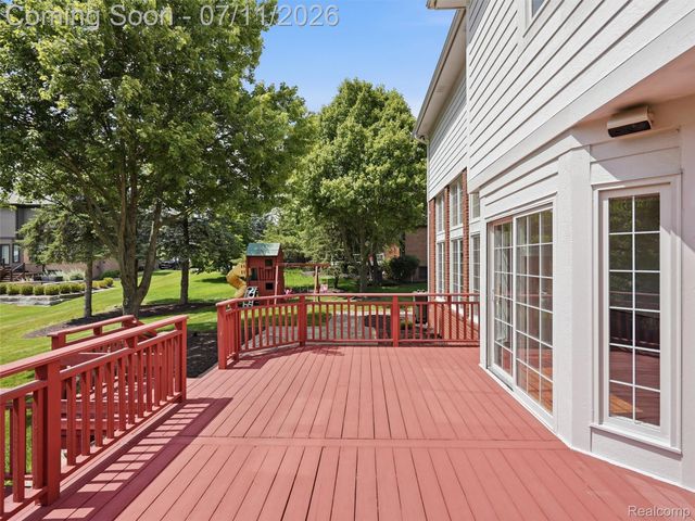 1797 Blue Grass Drive, Rochester Hills, MI 48306