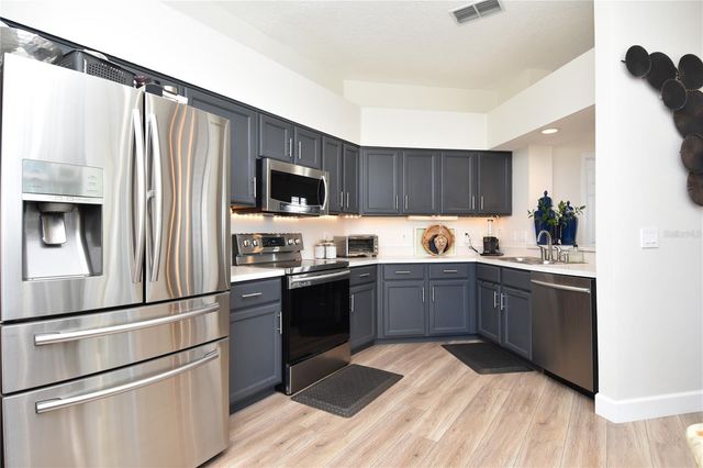 6919 DELLA DRIVE 32, Orlando, FL 32819