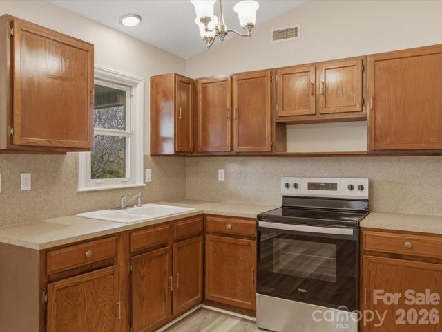 6111 Dovetail Court, Charlotte, NC 28227