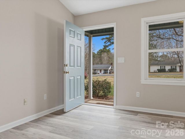 6111 Dovetail Court, Charlotte, NC 28227