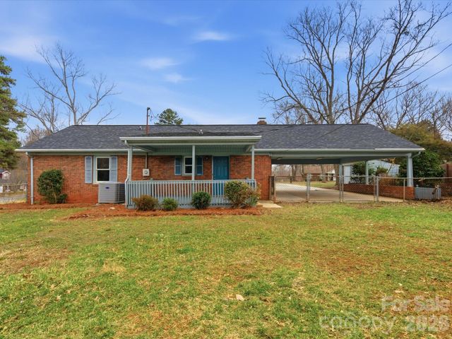 6111 Dovetail Court, Charlotte, NC 28227