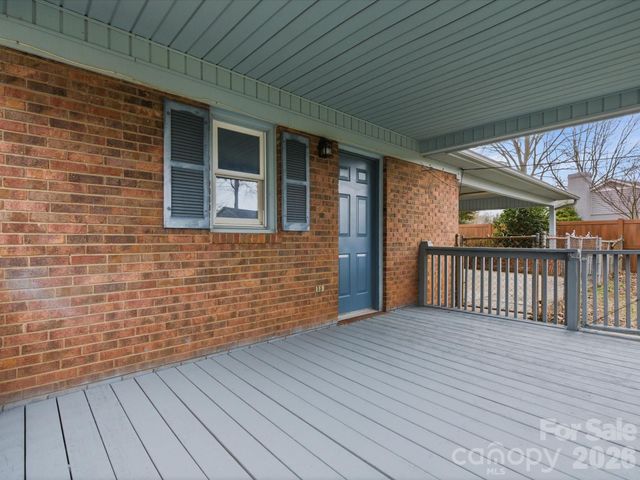 6111 Dovetail Court, Charlotte, NC 28227