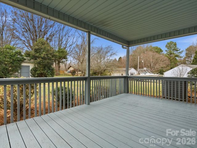 6111 Dovetail Court, Charlotte, NC 28227