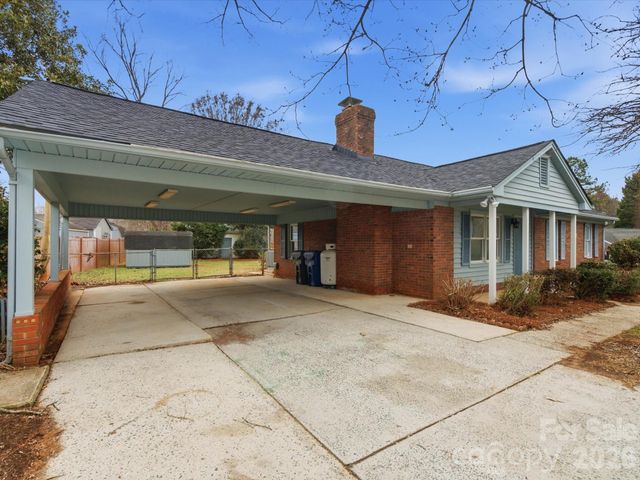 6111 Dovetail Court, Charlotte, NC 28227