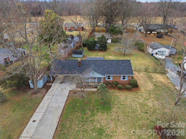 6111 Dovetail Court, Charlotte, NC 28227