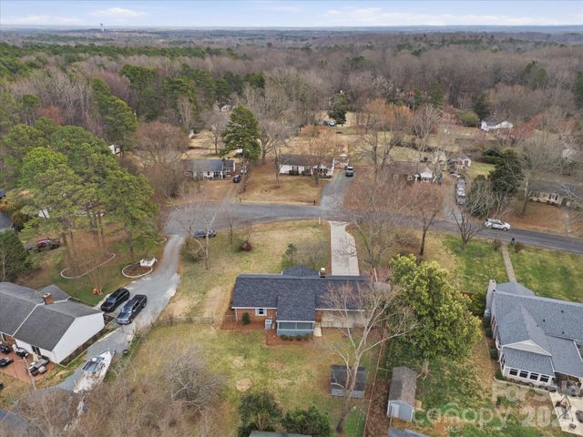 6111 Dovetail Court, Charlotte, NC 28227