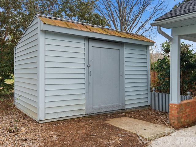 6111 Dovetail Court, Charlotte, NC 28227