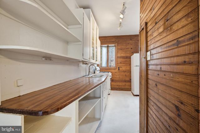 4051 LUDLOW ST, Philadelphia, PA 19104