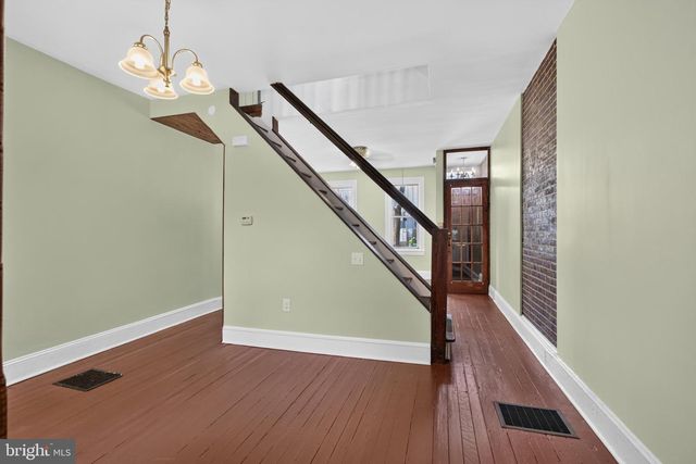 4051 LUDLOW ST, Philadelphia, PA 19104
