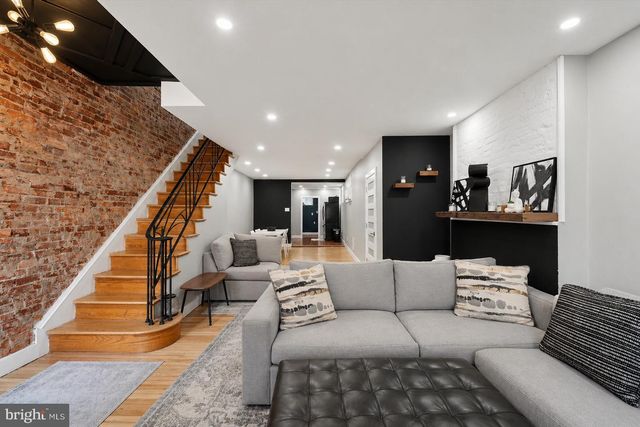 2519 GRAYS FERRY AVE, Philadelphia, PA 19146