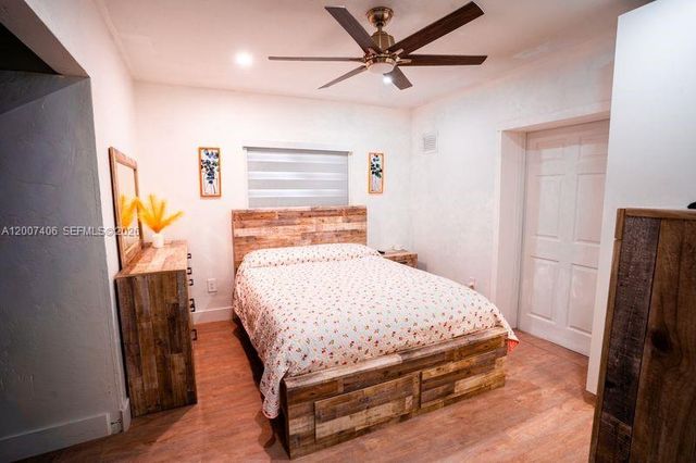 5290 Palm Ave, Hialeah, FL 33012