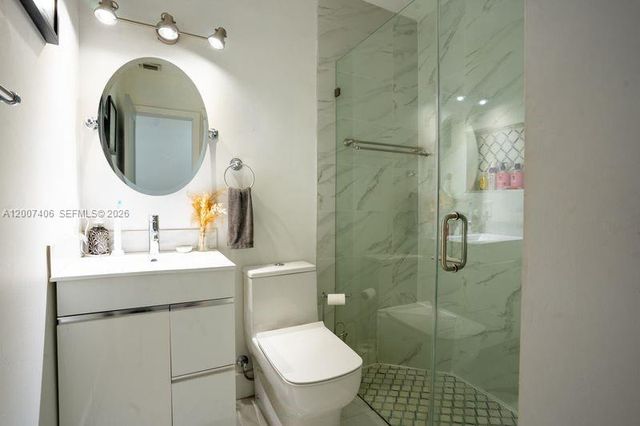 5290 Palm Ave, Hialeah, FL 33012