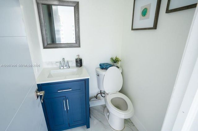 5290 Palm Ave, Hialeah, FL 33012