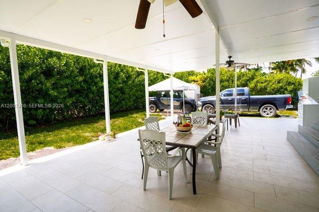 5290 Palm Ave, Hialeah, FL 33012