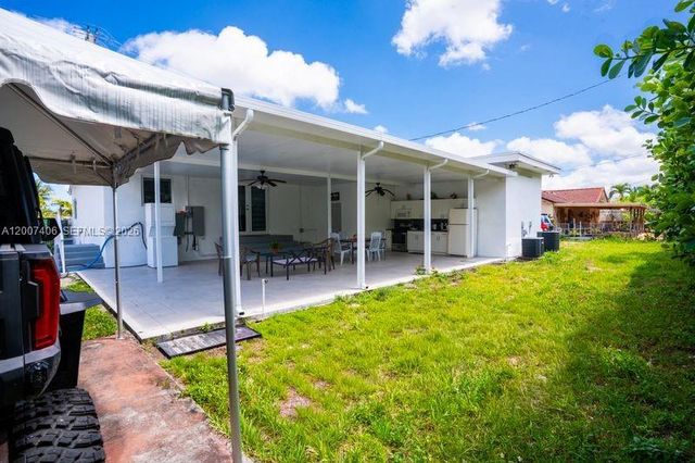 5290 Palm Ave, Hialeah, FL 33012