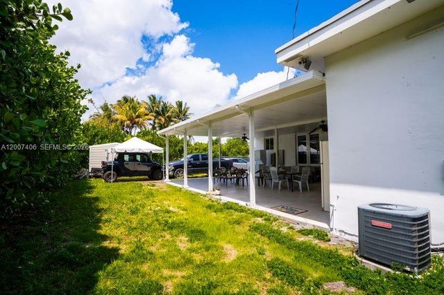 5290 Palm Ave, Hialeah, FL 33012