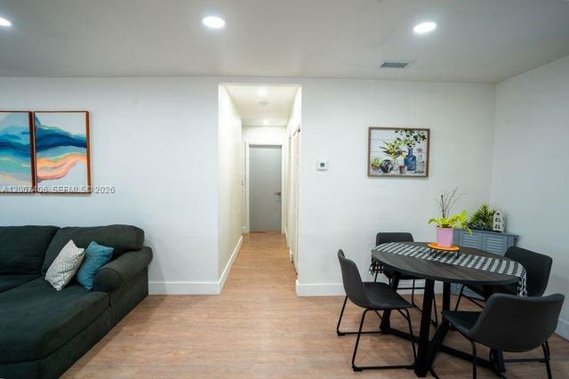 5290 Palm Ave, Hialeah, FL 33012