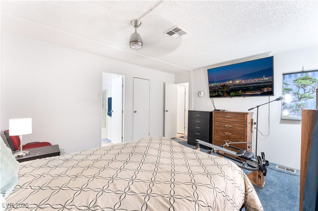 Image 21 of property listing at 3491 Isle Royale Drive, Las Vegas, NV 89122