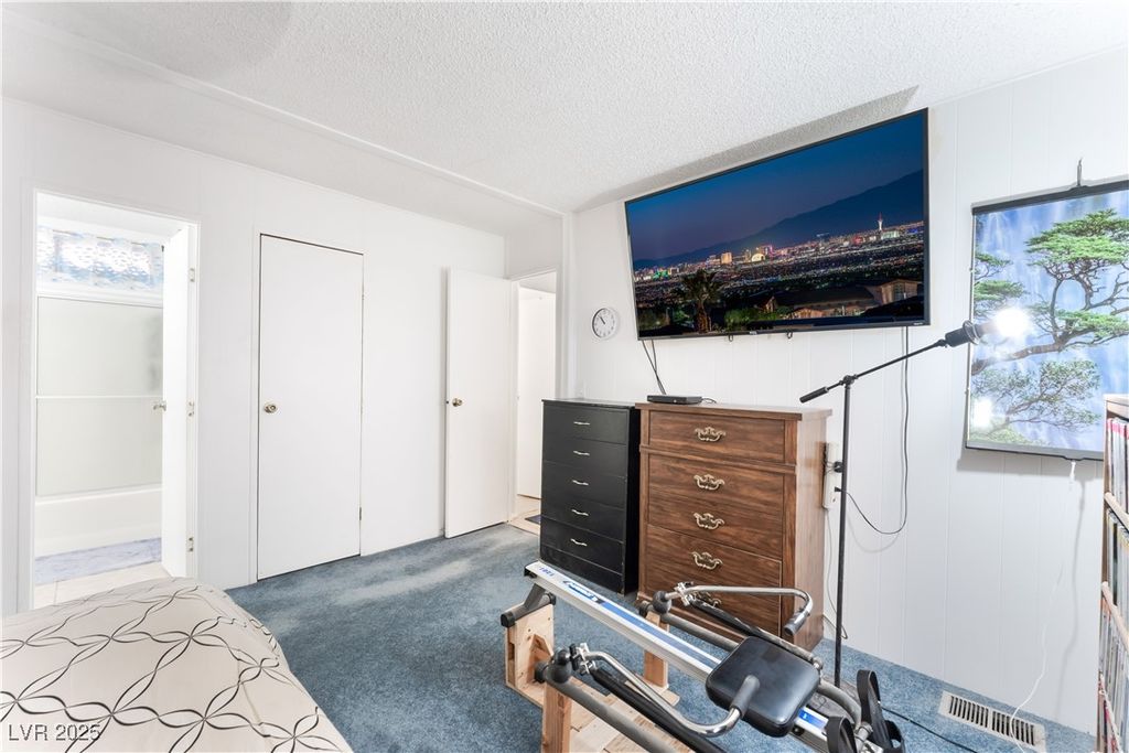 Image 22 of property listing at 3491 Isle Royale Drive, Las Vegas, NV 89122