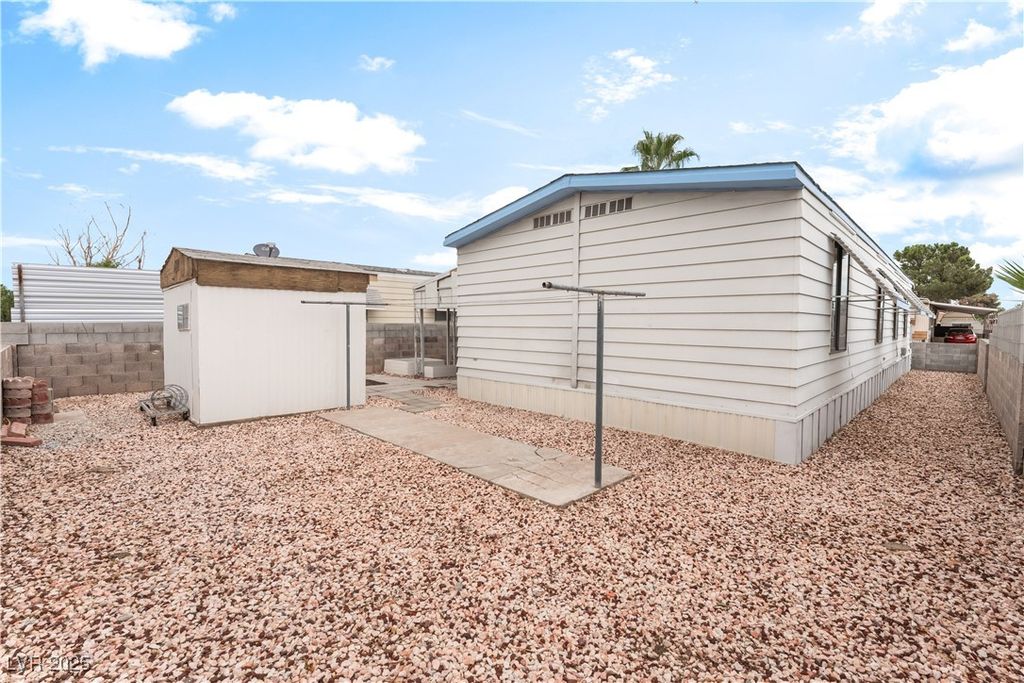 Image 27 of property listing at 3491 Isle Royale Drive, Las Vegas, NV 89122