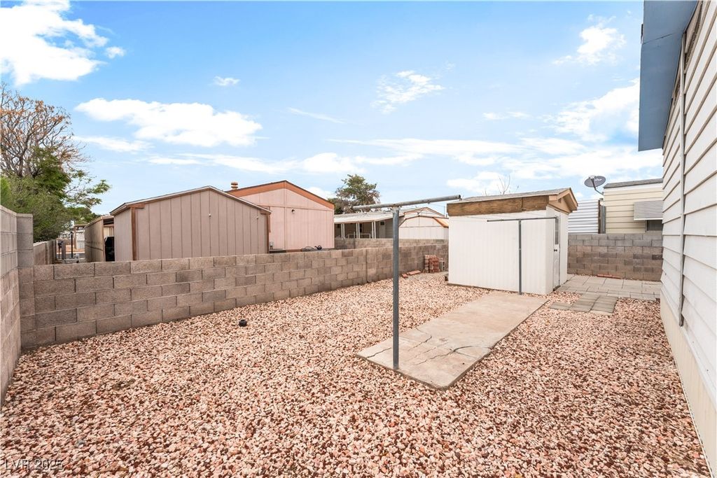 Image 28 of property listing at 3491 Isle Royale Drive, Las Vegas, NV 89122