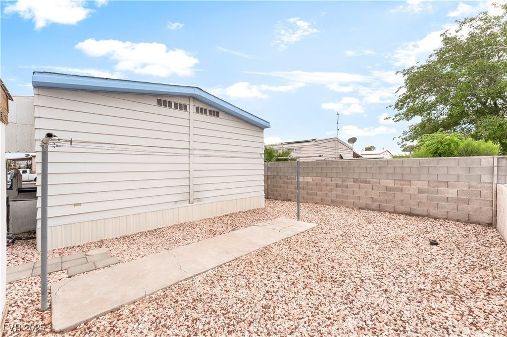 Image 29 of property listing at 3491 Isle Royale Drive, Las Vegas, NV 89122