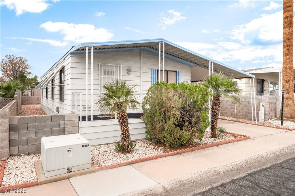 Image 3 of property listing at 3491 Isle Royale Drive, Las Vegas, NV 89122