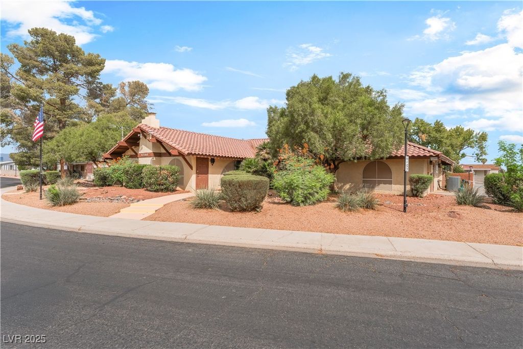 Image 32 of property listing at 3491 Isle Royale Drive, Las Vegas, NV 89122