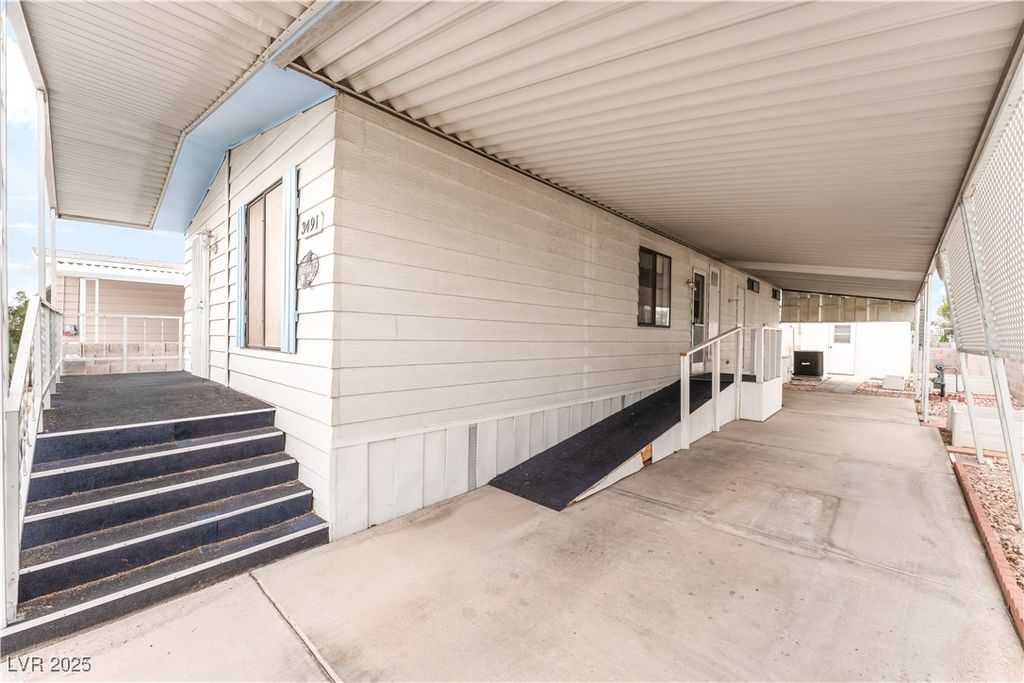 Image 4 of property listing at 3491 Isle Royale Drive, Las Vegas, NV 89122