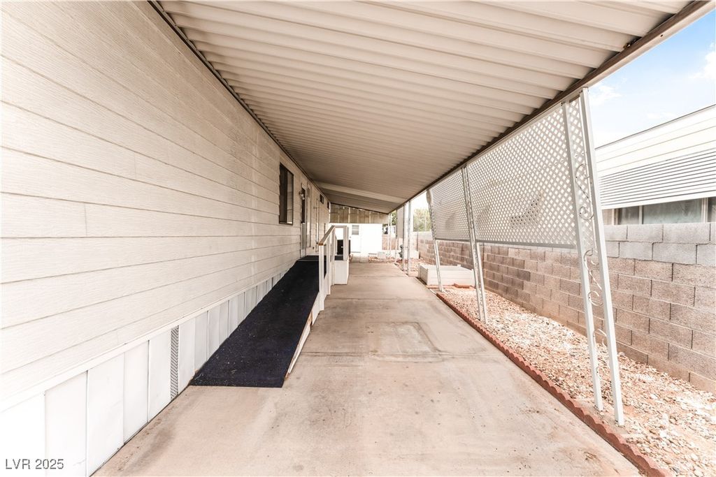 Image 5 of property listing at 3491 Isle Royale Drive, Las Vegas, NV 89122