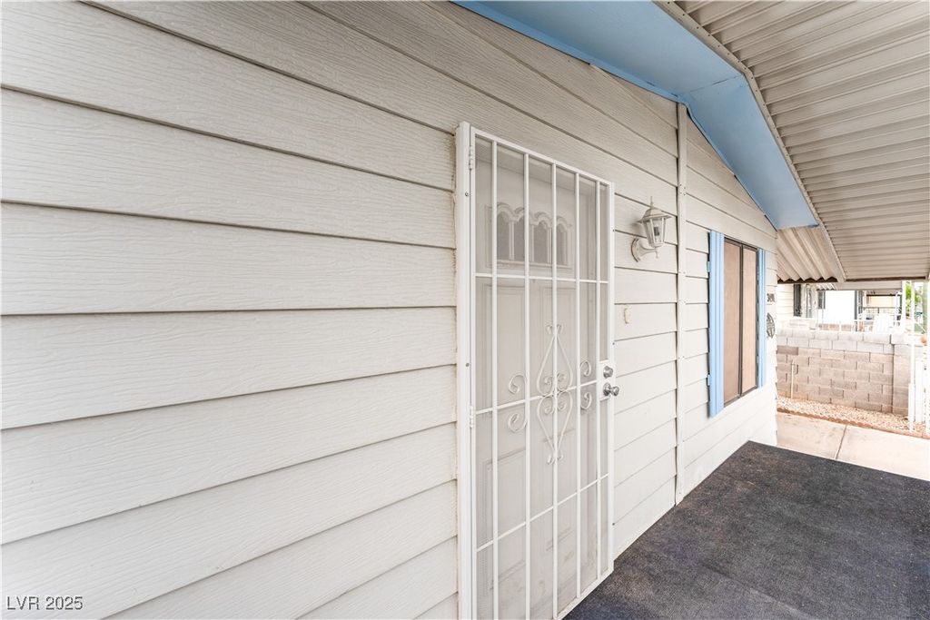 Image 6 of property listing at 3491 Isle Royale Drive, Las Vegas, NV 89122