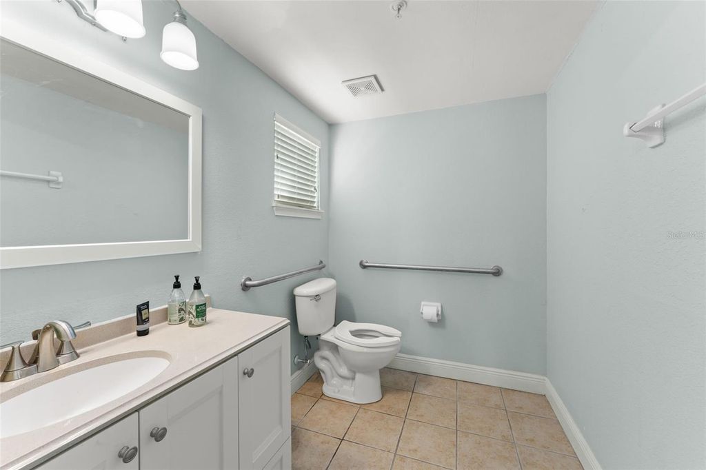 Image 13 of property listing at 136 S BUMBY AVENUE 2, Orlando, FL 32803