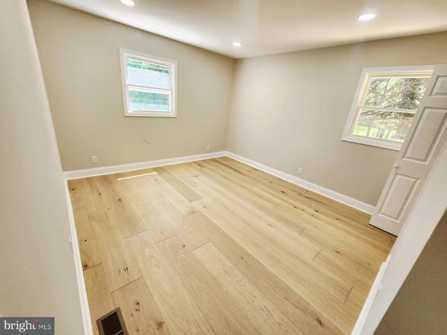 21 SALVINGTON RD, Fredericksburg, VA 22405