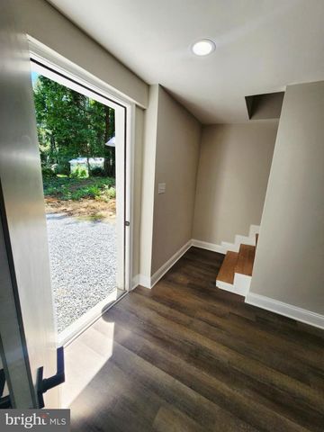 21 SALVINGTON RD, Fredericksburg, VA 22405
