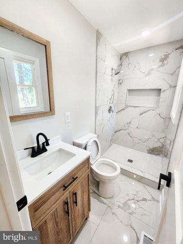 21 SALVINGTON RD, Fredericksburg, VA 22405